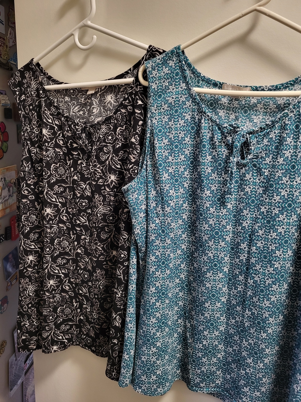 2 Woman Within 3X 30/32W  Print Sleeveless Blouses